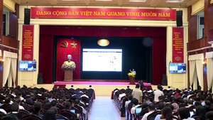 Bộ trưởng Nguyễn Hải Ninh b&#225;o c&#225;o chuy&#234;n đề về lĩnh vực ph&#226;n cấp, ph&#226;n quyền của Bộ Tư ph&#225;p