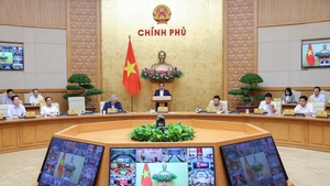 GDP 6 th&#225;ng tăng cao nhất c&#249;ng kỳ trong gần 20 năm