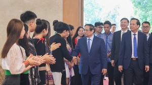 Tạo xu thế, phong tr&#224;o quyết t&#226;m x&#243;a đ&#243;i, giảm ngh&#232;o, vươn l&#234;n l&#224;m gi&#224;u