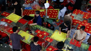 L&#224;ng cờ Từ V&#226;n sẵn s&#224;ng cho ng&#224;y hội non s&#244;ng