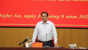 Thủ tướng họp khẩn với c&#225;c địa phương để ứng ph&#243; b&#227;o số 5
