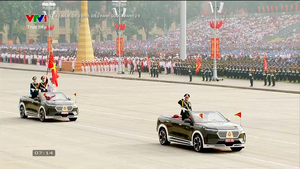 Khối Qu&#226;n kỳ diễu binh, diễu h&#224;nh