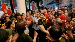 Kh&#244;ng kh&#237; rạng s&#225;ng ng&#224;y 2/9