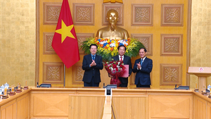 Trao Quyết định bổ nhiệm Thứ trưởng Thường trực Bộ Nội vụ Đỗ Thanh B&#236;nh