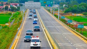 Mức thu phí đường bộ mới của xe kinh doanh và không kinh doanh vận tải