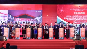 Xây dựng các trường chuyên biệt bằng “tình dân tộc, nghĩa đồng bào”