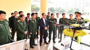 Thu hút nguồn lưc vào Quân đội nhân dân việt Nam: Giáo sư có thể hưởng 500% phụ cấp lương