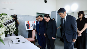 Phó Thủ tướng Chính phủ Lê Tiến Châu viếng nguyên Thủ tướng Nhật Bản Fukuda Yasuo