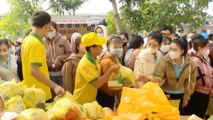 Tặng quà tết đúng đối tượng, đầy đủ chế độ, công khai, minh bạch 