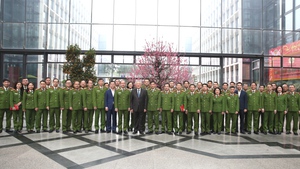 Phó Thủ tướng Thường trực Nguyễn Hòa Bình thăm, chúc Tết cán bộ Cục C03