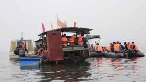 Khắc phục tai nạn giao thông đường thủy đặc biệt nghiêm trọng trên hồ Thác Bà, Lào Cai