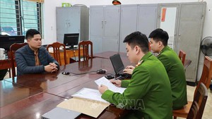 Lào Cai: Khởi tố, bắt tạm giam lái tàu trên hồ Thác Bà