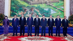 Cuộc gặp giữa Người đứng đầu ba Đảng Việt Nam - Campuchia - Lào