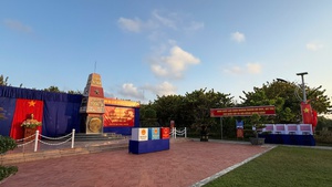 Chùm ảnh: Đảo Trường Sa tổng kiểm tra công tác chuẩn bị bầu cử đại biểu Quốc hội và HĐND các cấp