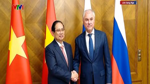 Thủ tướng Phạm Minh Chính hội kiến chủ tịch Duma quốc gia Nga