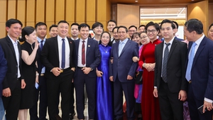 Doanh nghiệp là trung tâm, là chủ thể trong thực hiện mục tiêu tăng trưởng hai con số