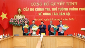 Thủ tướng Phạm Minh Chính trao quyết định về công tác cán bộ