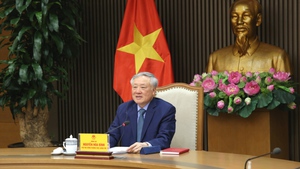 Phó Thủ tướng Thường trực Nguyễn Hòa Bình điện đàm với nguyên Phó Thủ tướng Singapore Vương Thụy Kiệt