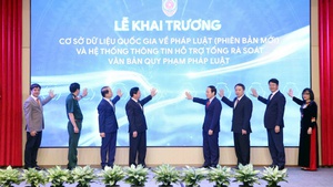 Phó Thủ tướng Lê Tiến Châu bấm nút Khai trương Cơ sở dữ liệu quốc gia về pháp luật