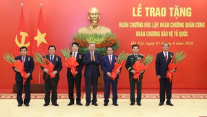 Tổng Bí thư Tô Lâm trao Huân chương Quân công tặng các đồng chí lãnh đạo Đảng, Nhà nước