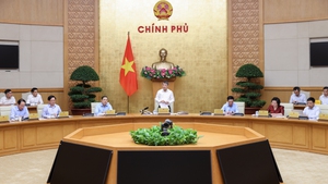 Chính phủ bắt tay ngay vào công việc, xử lý các nhiệm vụ vừa cấp bách vừa lâu dài