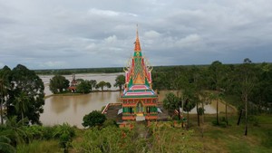 Lộng lẫy kiến trúc chùa Khmer Nam Bộ
