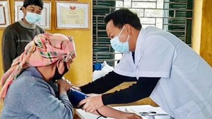 Chế độ hỗ trợ hằng tháng cho nhân viên y tế thôn, tổ dân phố, thôn, bản
