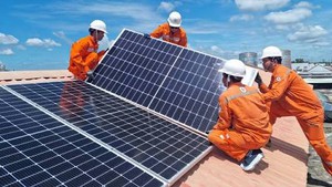 Chính sách mới về mua bán sản lượng điện dư mặt trời mái nhà