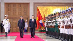 Thủ tướng Lê Minh Hưng chủ trì lễ đón chính thức Thủ tướng  Lào Sonexay Siphandone