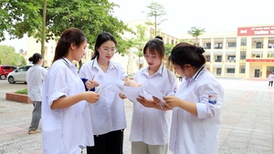 Từ phổ điểm hai môn bắt buộc: Tín hiệu đổi mới trong dạy học và đánh giá