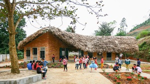 Đẩy nhanh tiến độ xây dựng các trường phổ thông nội trú liên cấp vùng biên giới