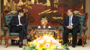 Phó Thủ tướng Thường trực Phạm Gia Túc tiếp Chủ tịch Vùng Catalonia, Tây Ban Nha