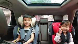 Từ 15/8, phạt cảnh cáo ô tô chở trẻ em không có thiết bị an toàn phù hợp