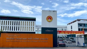 Khởi tố Trưởng điểm thi Trường THPT chuyên Tuyên Quang 