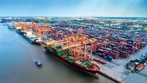 Mở rộng không gian phát triển và hình thành các trung tâm kinh tế biển