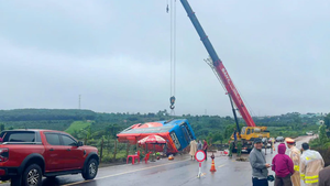 Khẩn trương khắc phục hậu quả vụ lật xe khách tại Gia Lai