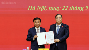 Trao Quyết định bổ nhiệm đồng chí Nguyễn Danh Huy giữ chức Phó Chủ nhiệm VPCP