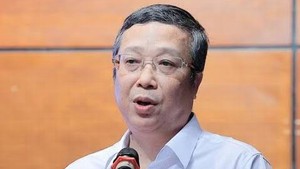 Buộc thôi việc đối với ông Hoàng Trung, Thứ trưởng Bộ Nông nghiệp và Môi trường