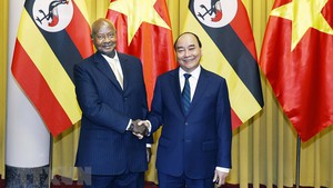 President hosts welcome ceremony for Ugandan counterpart