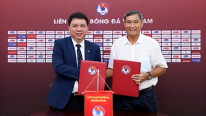 Coach Chung takes charge of women&#39;s team at 2023 World Cup