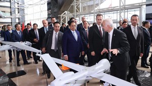 Prime Minister visits Turkish Aerospace Industries