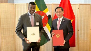 Viet Nam, Dominica sign visa exemption agreement