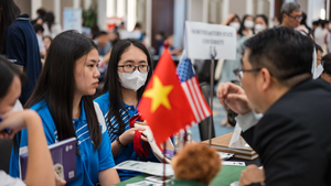 Viet Nam leads ASEAN in number of students studying in U.S.