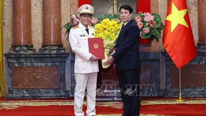 Deputy Minister of Public Security promoted to Senior Lieutenant General