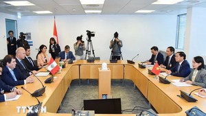 Foreign Minister busy on sidelines of OECD Ministerial Council Meeting