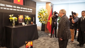 UN Secretary-General, ambassadors pay tribute to Vietnamese Party chief