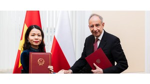 Viet Nam, Poland sign MoU on cooperation