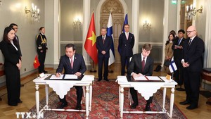 Viet Nam, Finland sign cooperation agreements