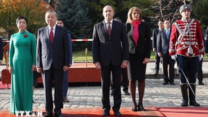 Official welcome ceremony for Party chief To Lam in Bulgaria