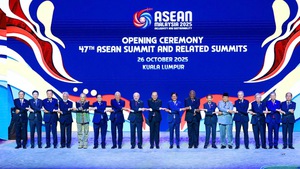 Prime Minister Pham Minh Chinh attends opening ceremony of 47th ASEAN Summit